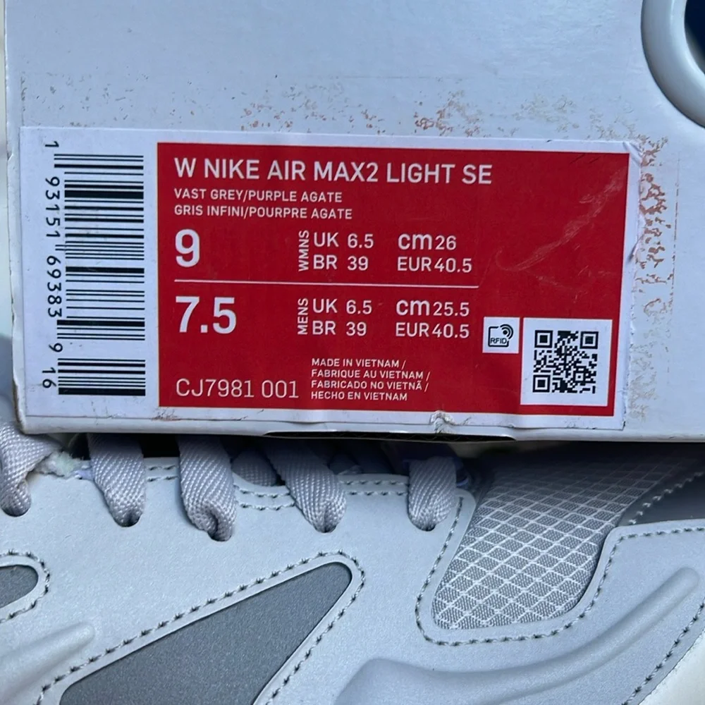 NIKE WMNS AIR MAX2 LIGHT SE
VAST GREY/PURPLE AGATE
Sneakers Athletic 
CJ7981 001 - Picture 15 of 16